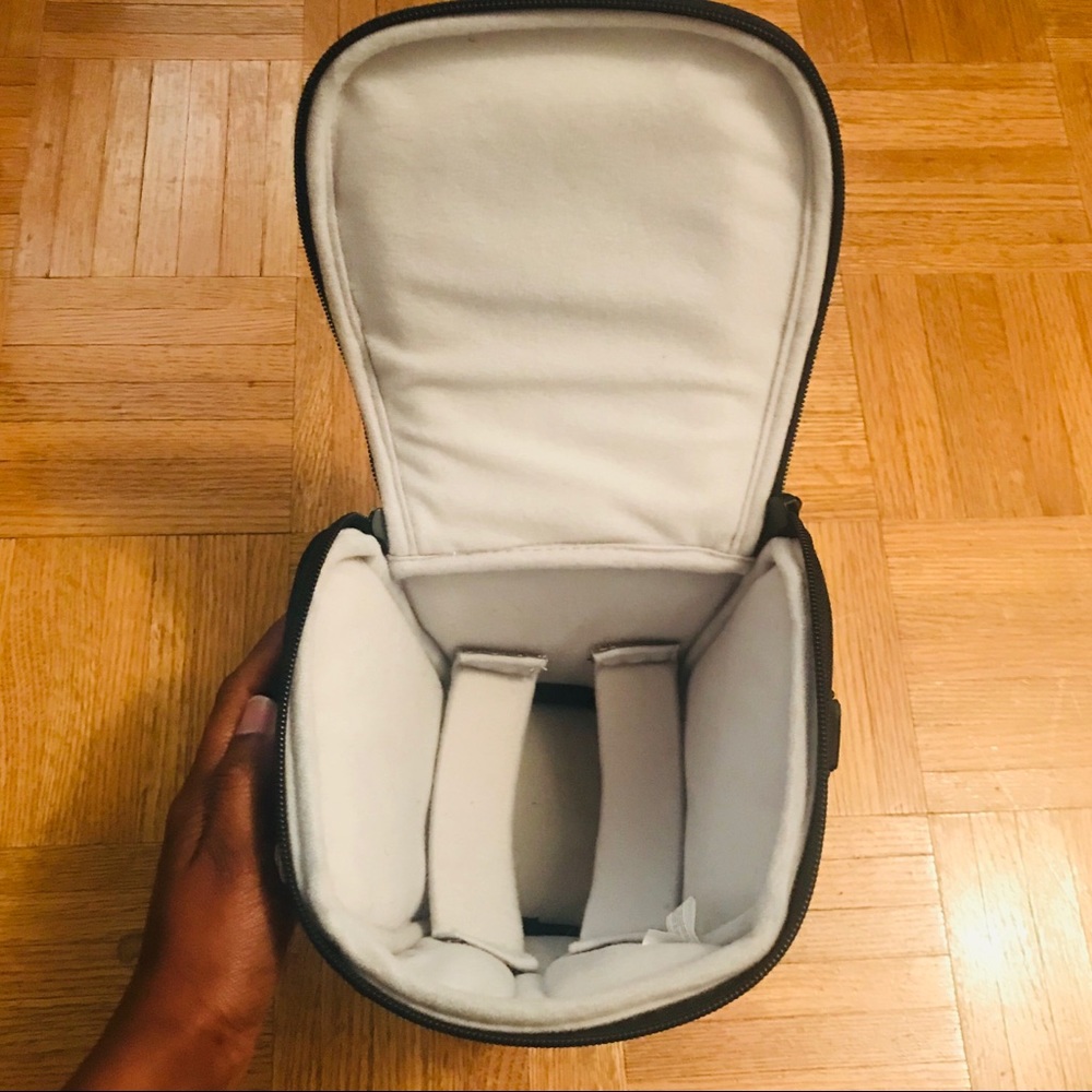 NWOT - Camera Case - Picture 2 of 3